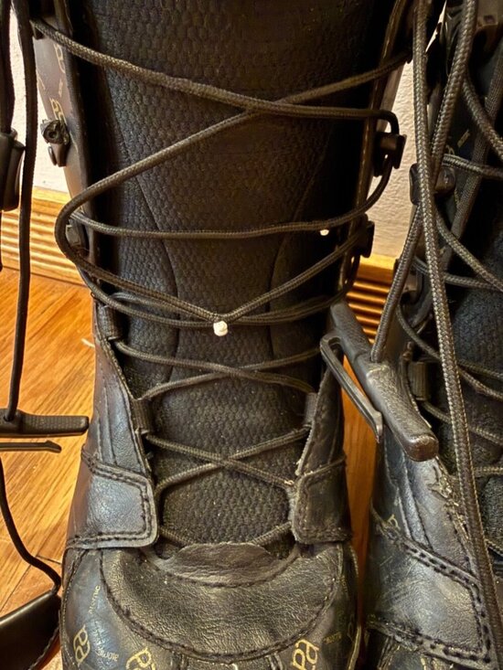 Atomic Snowboard Boots Size US 8 Black With Patterned Design - Mens Snow Gear main image 4